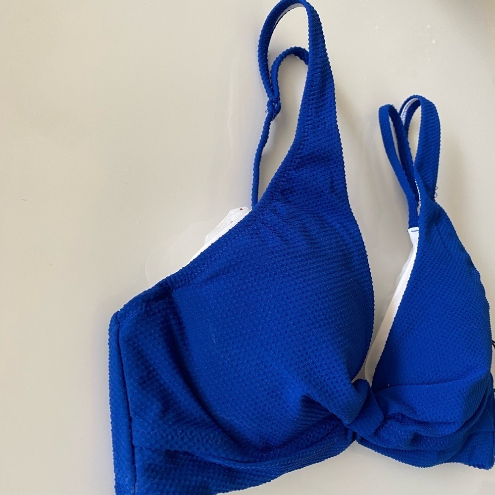 NWT Women's Blue Twist-Front Bikini top - Picture 6 of 11